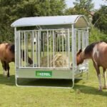 Râtelier carré pour chevaux – grande mangeoire à fourrage avec grilles de sécurité, structure galvanisée – Image 4